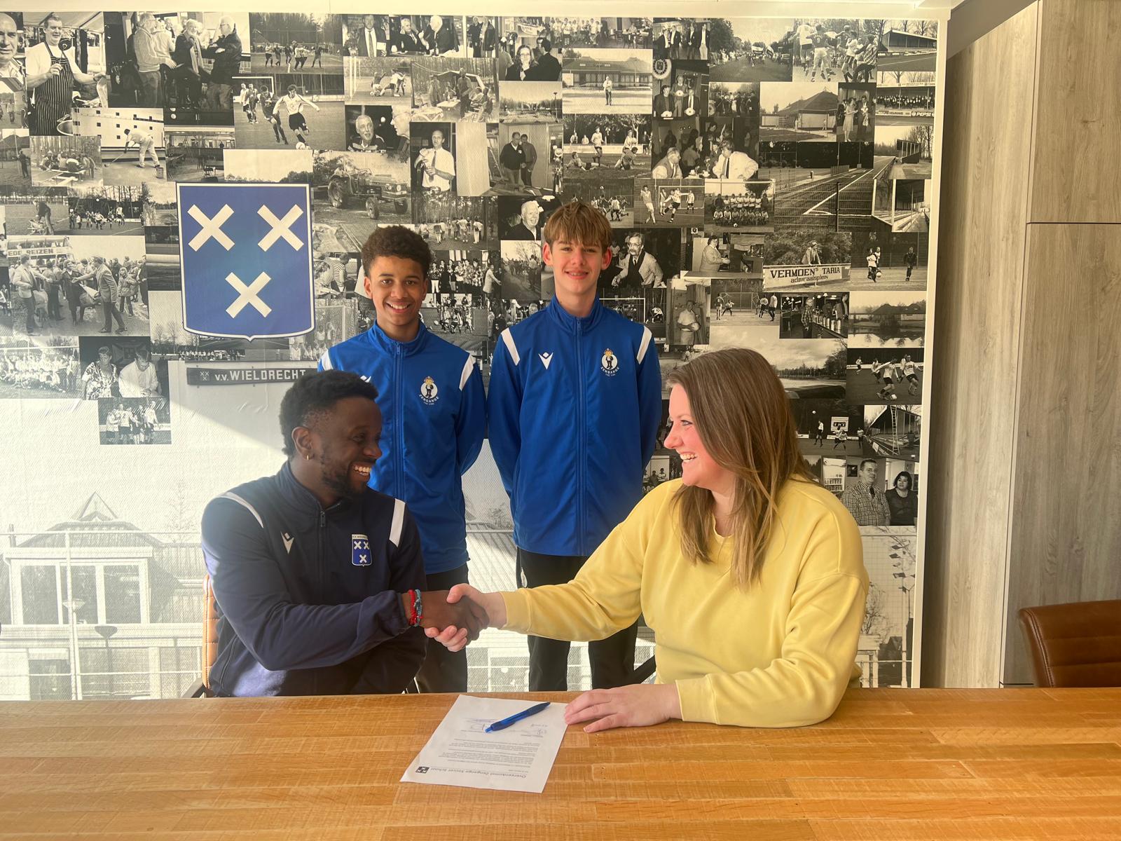 Samenwerking ZENGANGE Soccer School